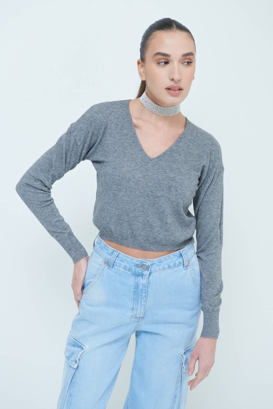 Kikisix MAGLIA SCOLLO V CORTA GRIGIO Ultimi tre giorni