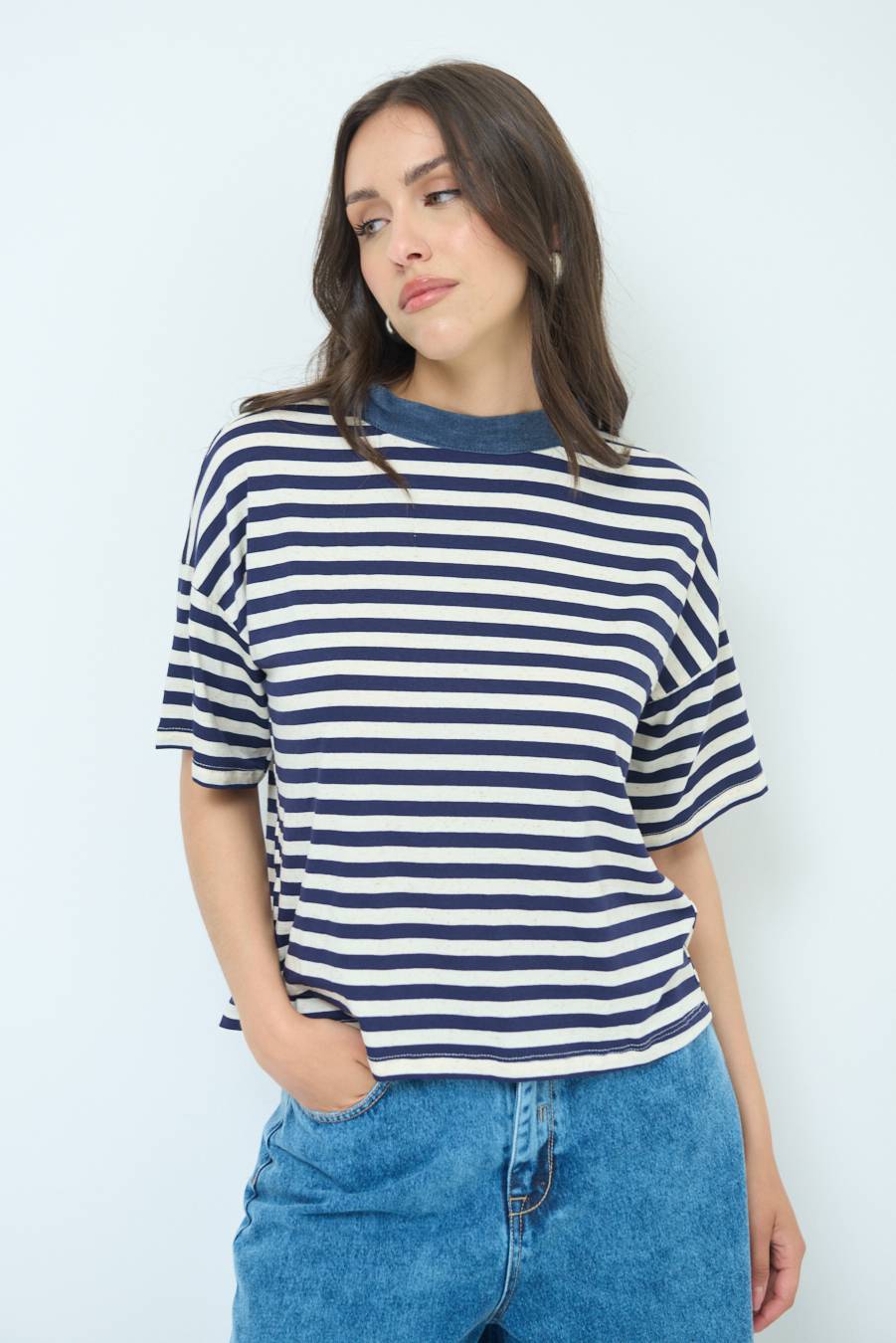Kikisix T-SHIRT OVER RIGA CON FIOCCHI VISCOSA/LINO BLU Offerta San Valentino