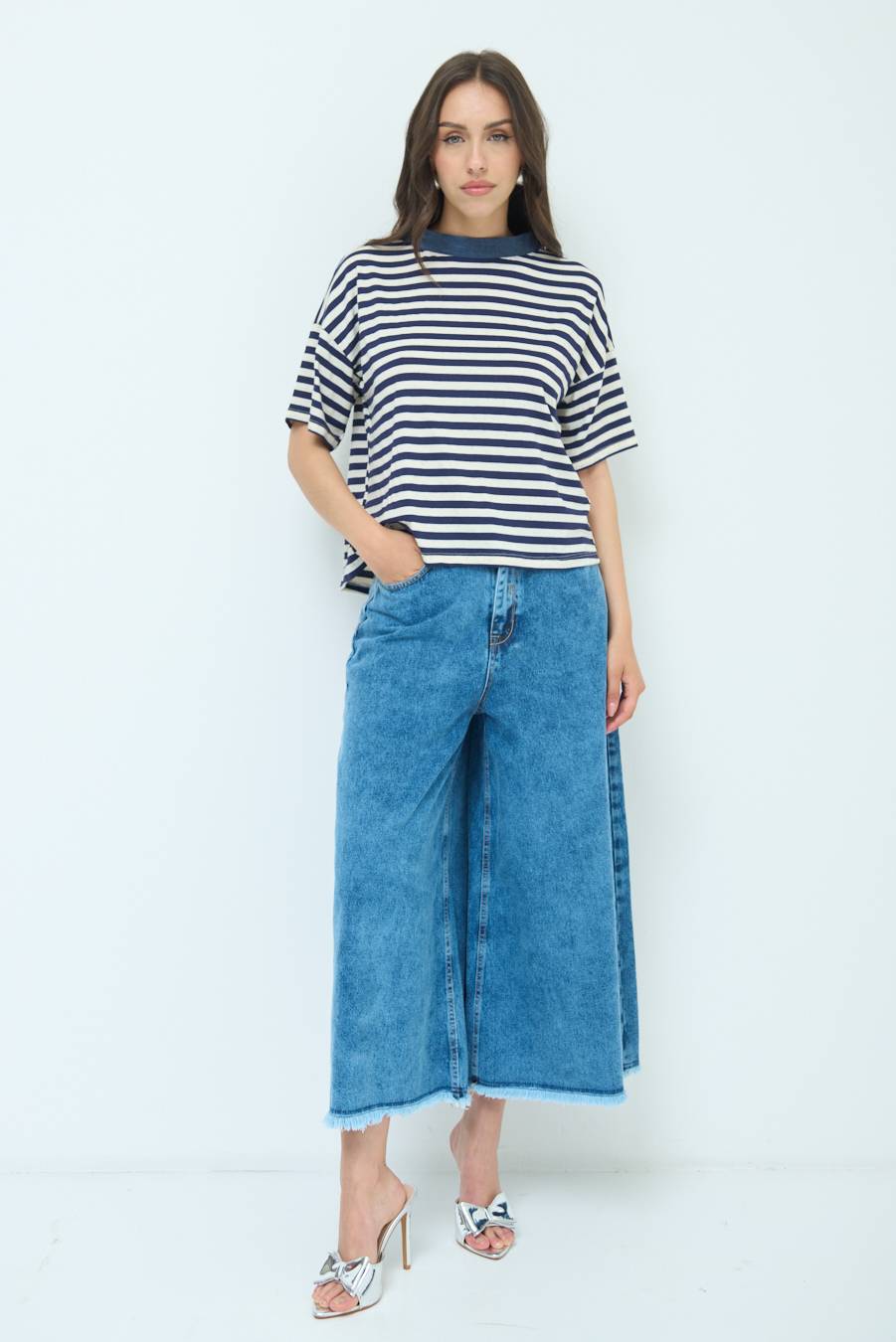 Kikisix T-SHIRT OVER RIGA CON FIOCCHI VISCOSA/LINO BLU Offerta San Valentino
