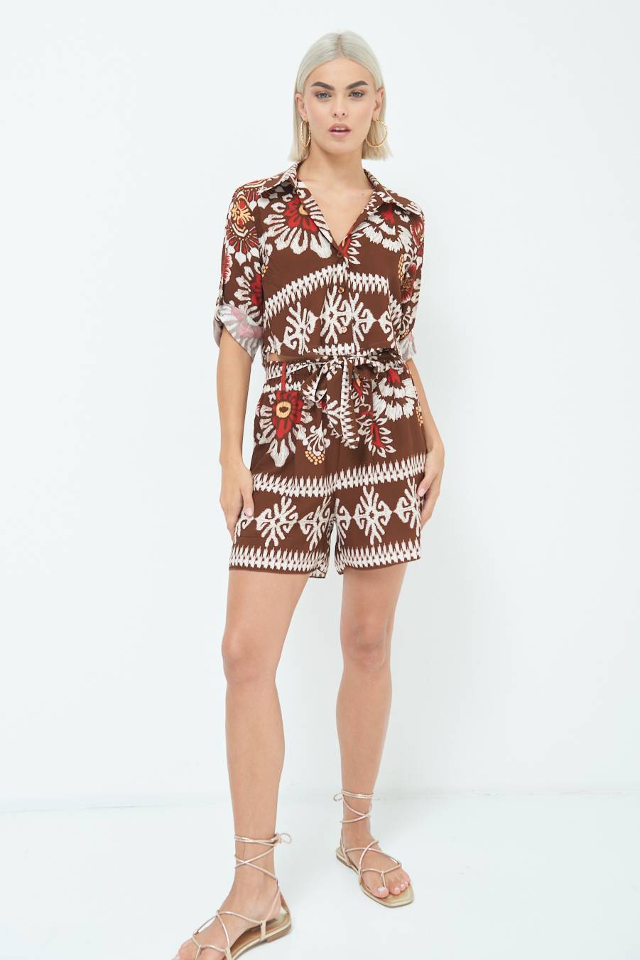 Kikisix SHORTS CON CINTURA STAMPA BALZA MORO Fino al 50% di sconto