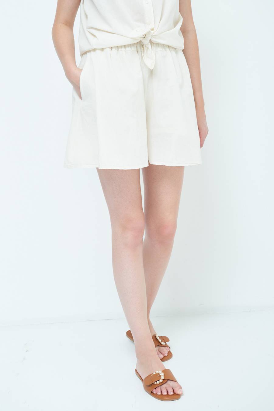Kikisix SHORTS CON TASCHE BURRO Sconti questo mese