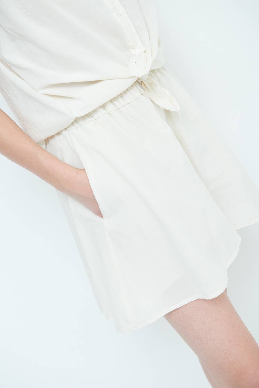 Kikisix SHORTS CON TASCHE BURRO Sconti questo mese