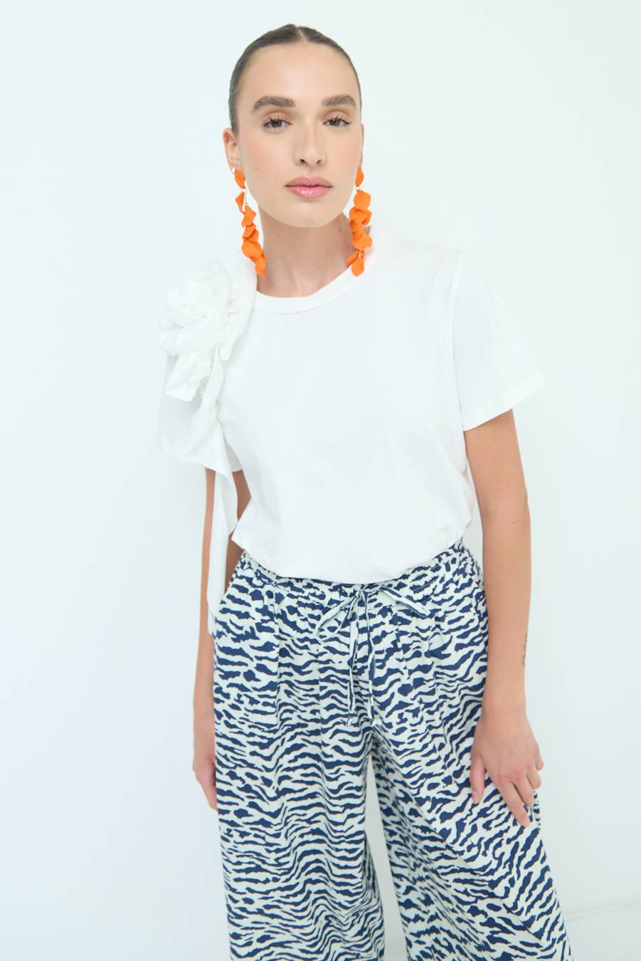 Kikisix T-SHIRT FIORE POPELINE BIANCO Convenienza