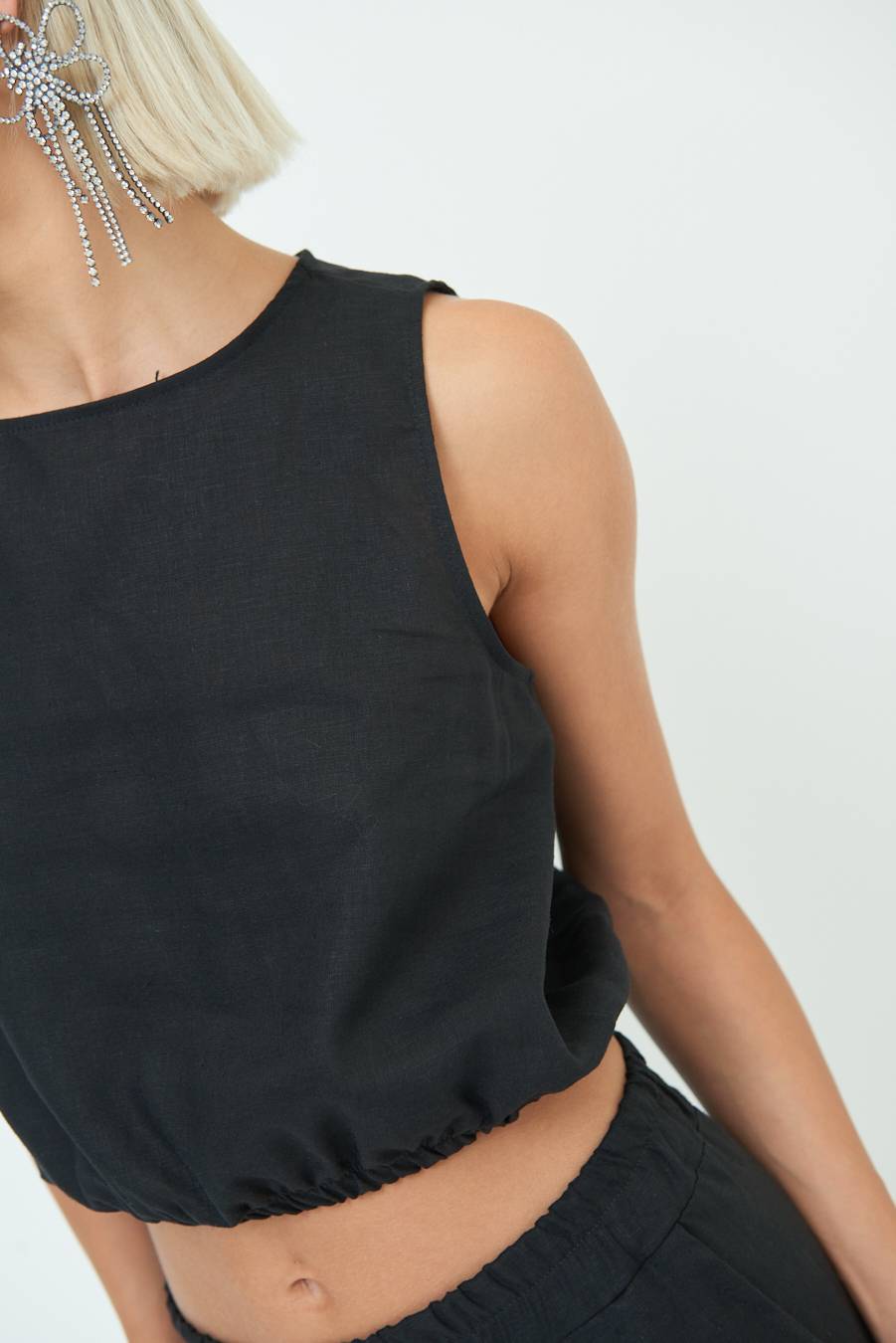 Kikisix TOP CORTO CON ELASTICO NERO In Linea