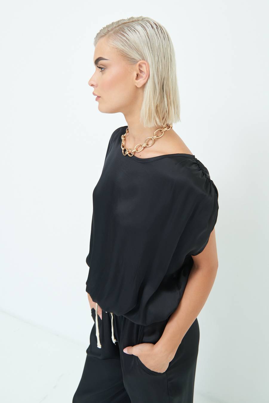 Kikisix TOP CON ELASTICO FONDO SCOLLO BALA NERO Vendita