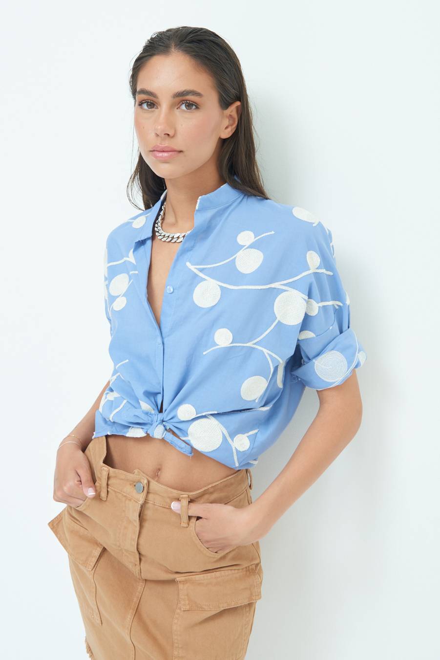 Kikisix CAMICIA NODO RICAMO CERCHIO CELESTE Affare Del Giorno