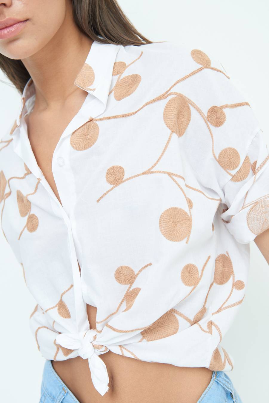 Kikisix CAMICIA NODO RICAMO CERCHIO BIANCO Prezzo Ridotto