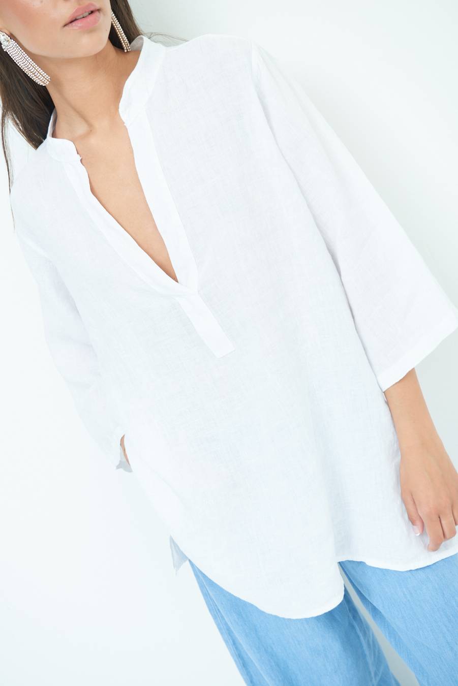 Kikisix CAMICIA COLLO COREANA OVERSIZE CON SPACCHI BIANCO Sottocosto