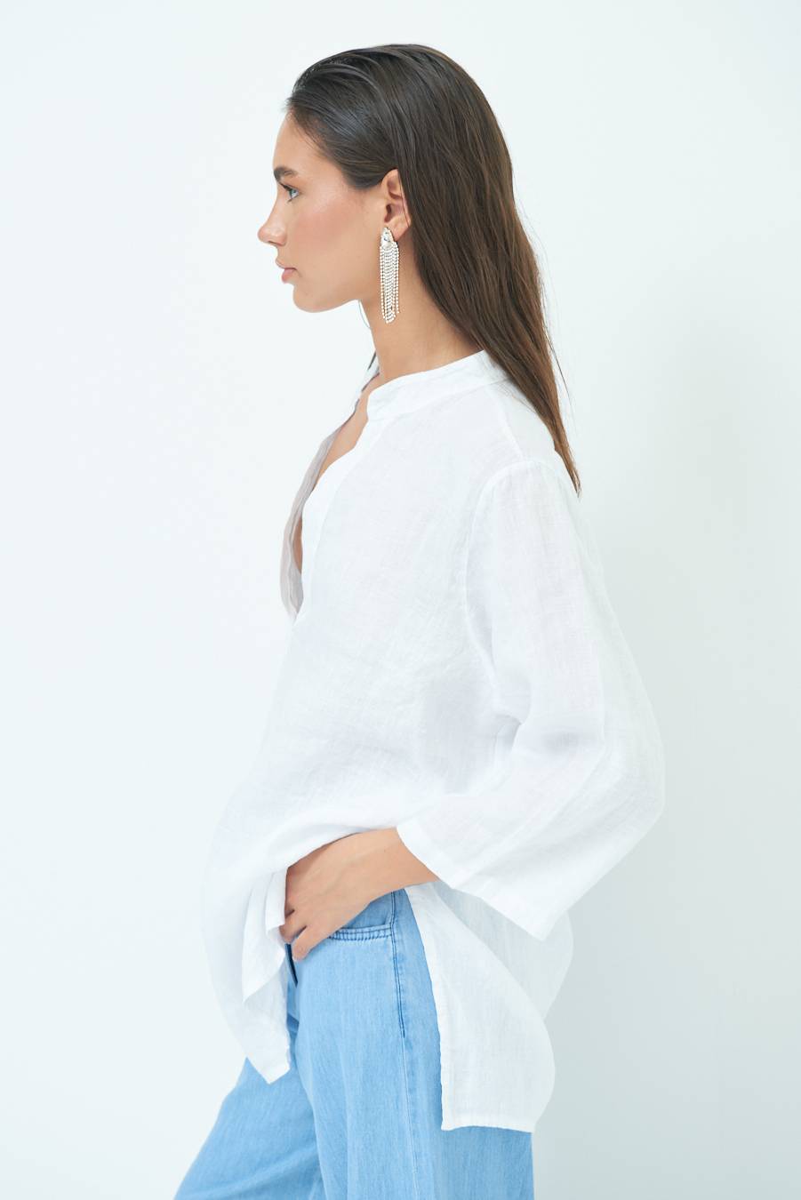 Kikisix CAMICIA COLLO COREANA OVERSIZE CON SPACCHI BIANCO Sottocosto