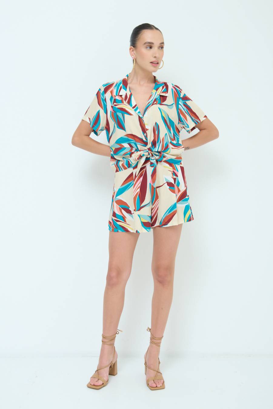 Kikisix CAMICIA ANNODATA STAMPATA A FOGLIE COLORATE ACQUA Novità