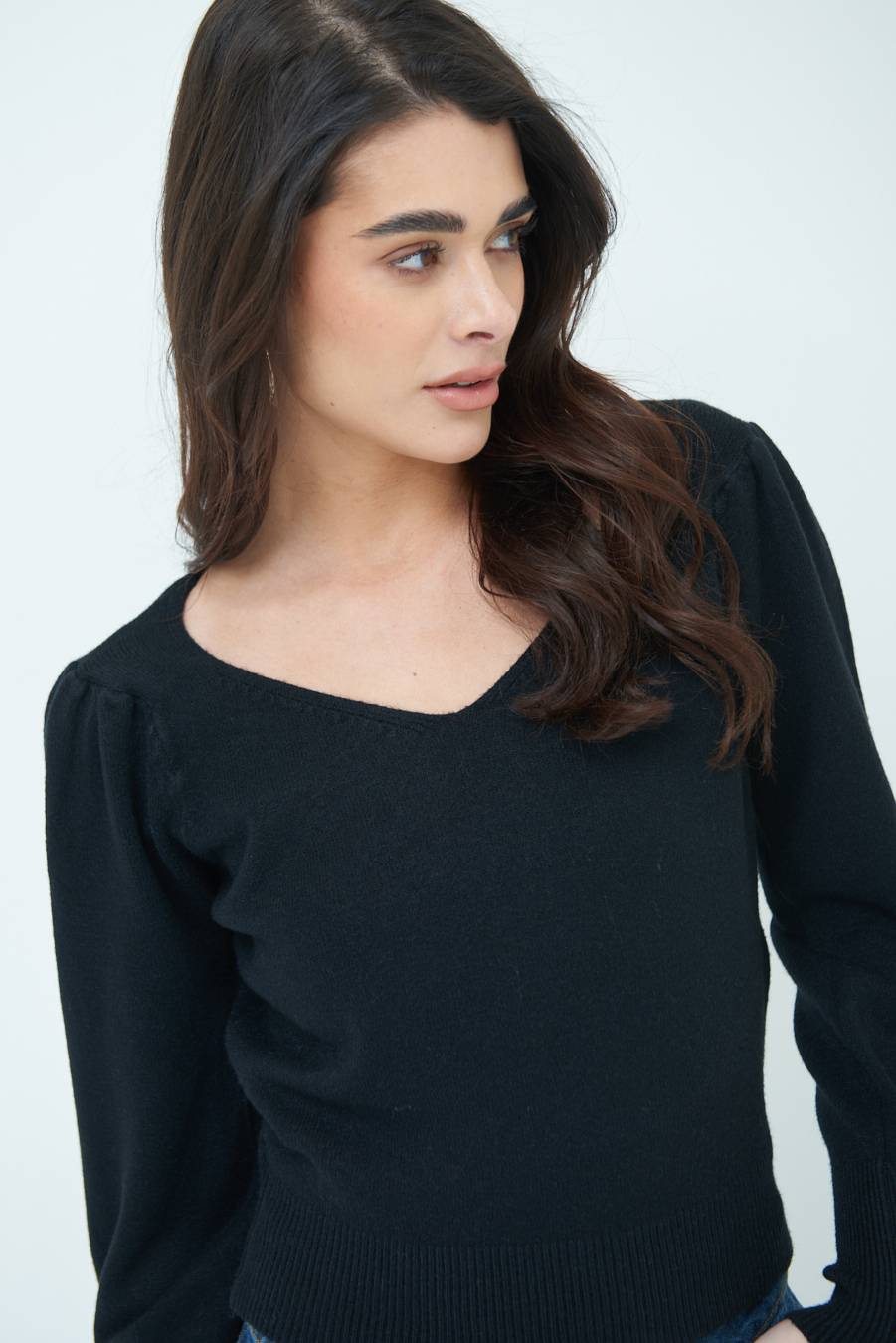 Kikisix MAGLIA SCOLLO V CON MANICA INCRESPATA NERO Offerta per la Festa della Mamma