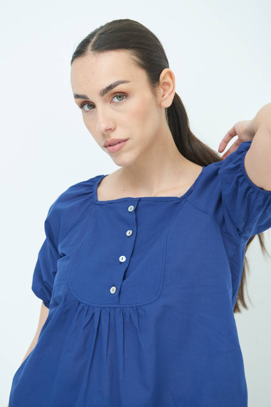 Kikisix CAMICIA CON BOTTONCINI DAV. COTONE BLU Offerta temporanea