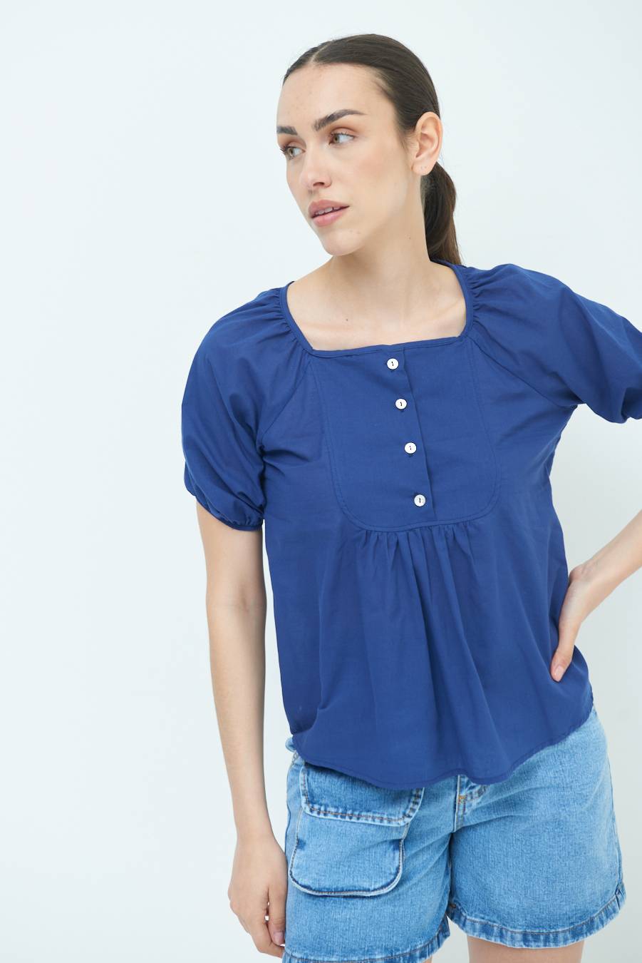Kikisix CAMICIA CON BOTTONCINI DAV. COTONE BLU Offerta temporanea