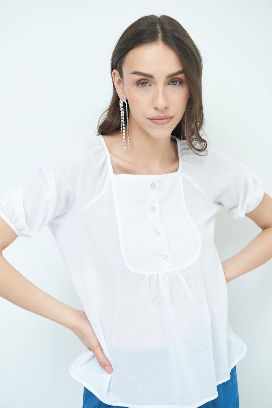 Kikisix CAMICIA CON BOTTONCINI DAV. COTONE BIANCO Offerte esclusive