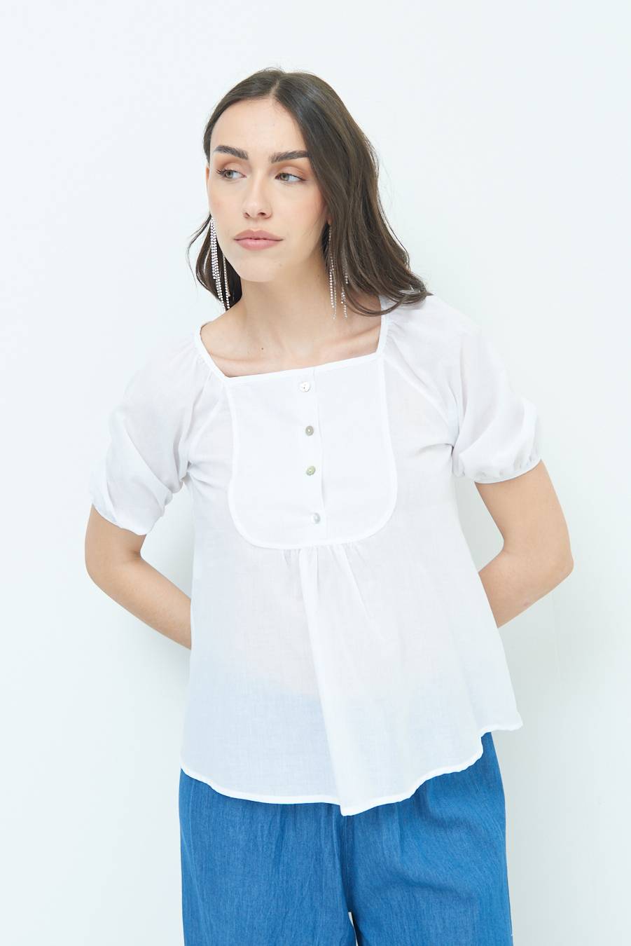 Kikisix CAMICIA CON BOTTONCINI DAV. COTONE BIANCO Offerte esclusive
