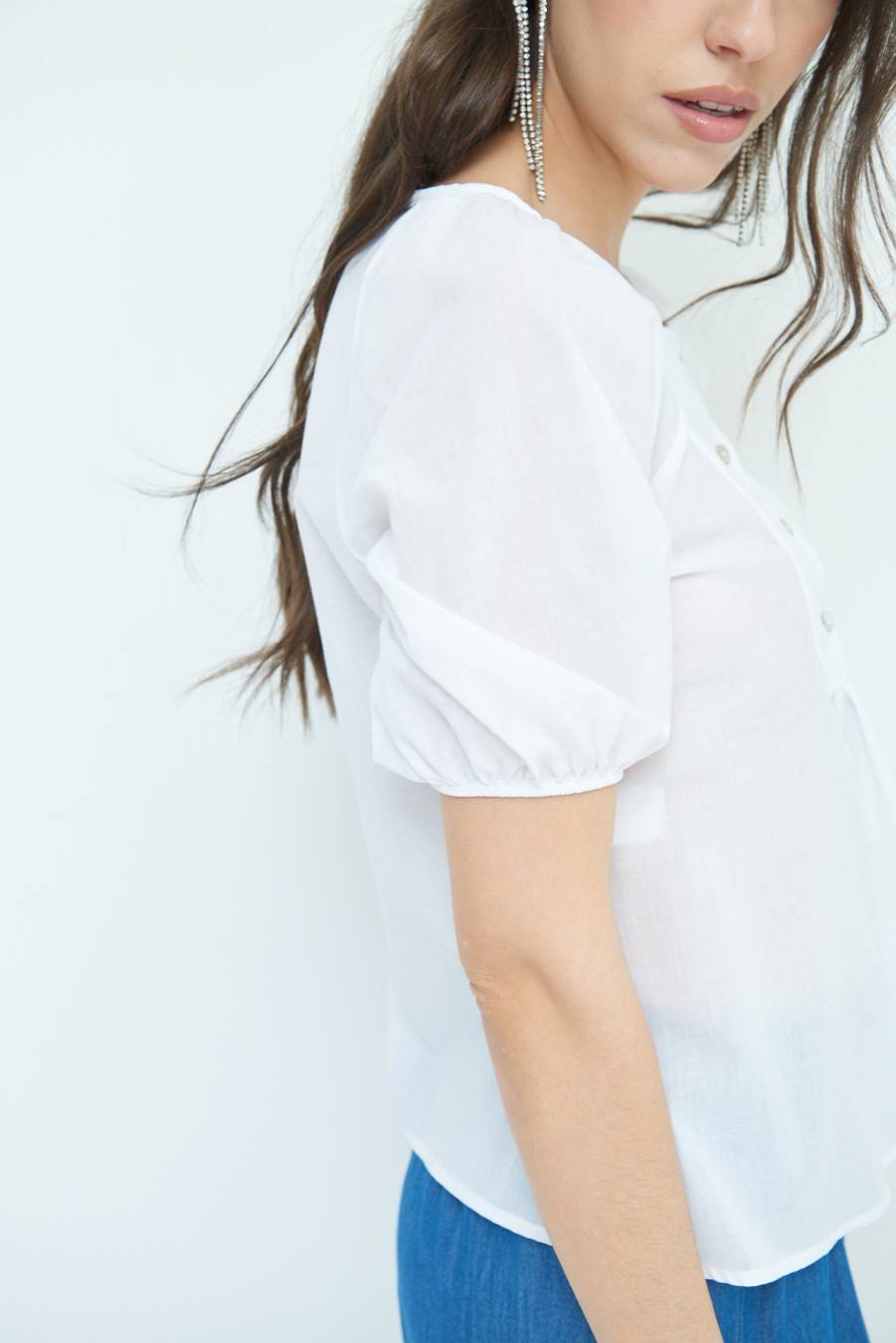 Kikisix CAMICIA CON BOTTONCINI DAV. COTONE BIANCO Offerte esclusive