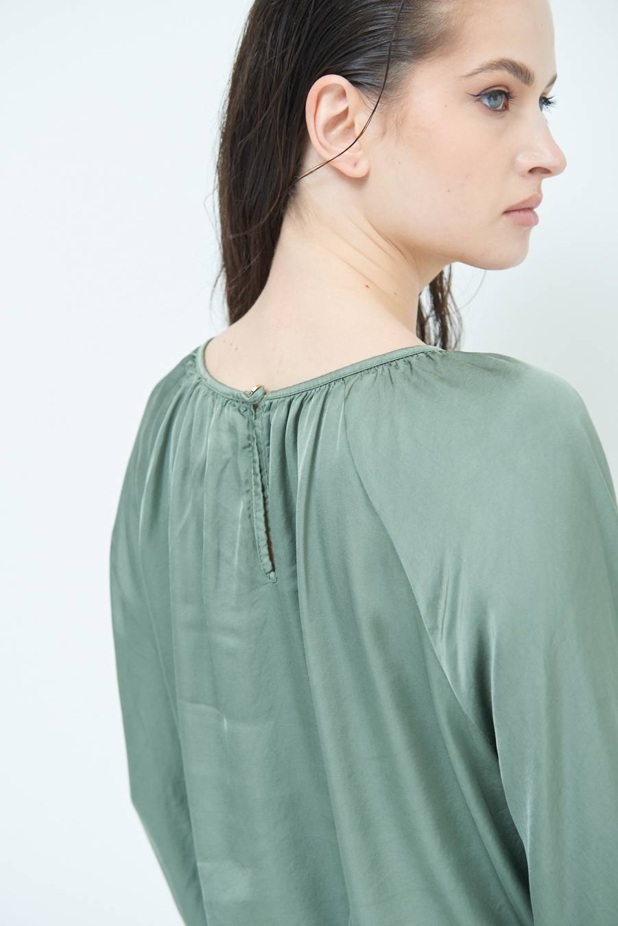 Kikisix CASACCA RASO VISCOSA INCRESPATA COLLO MILITARE Comprane uno, ottenene uno gratis