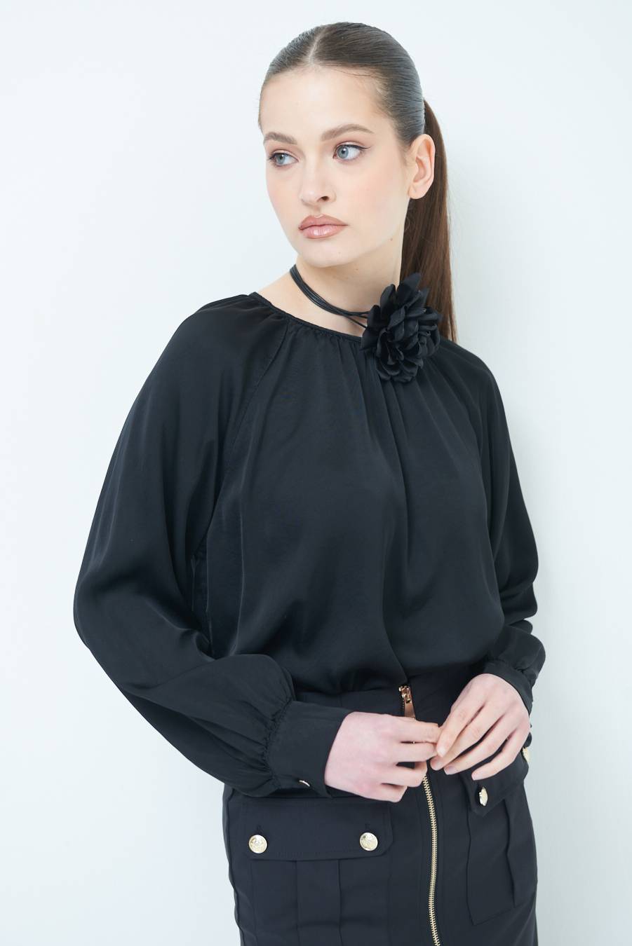 Kikisix CASACCA RASO VISCOSA INCRESPATA COLLO NERO