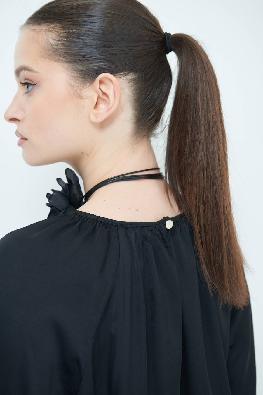 Kikisix CASACCA RASO VISCOSA INCRESPATA COLLO NERO Offerte speciali