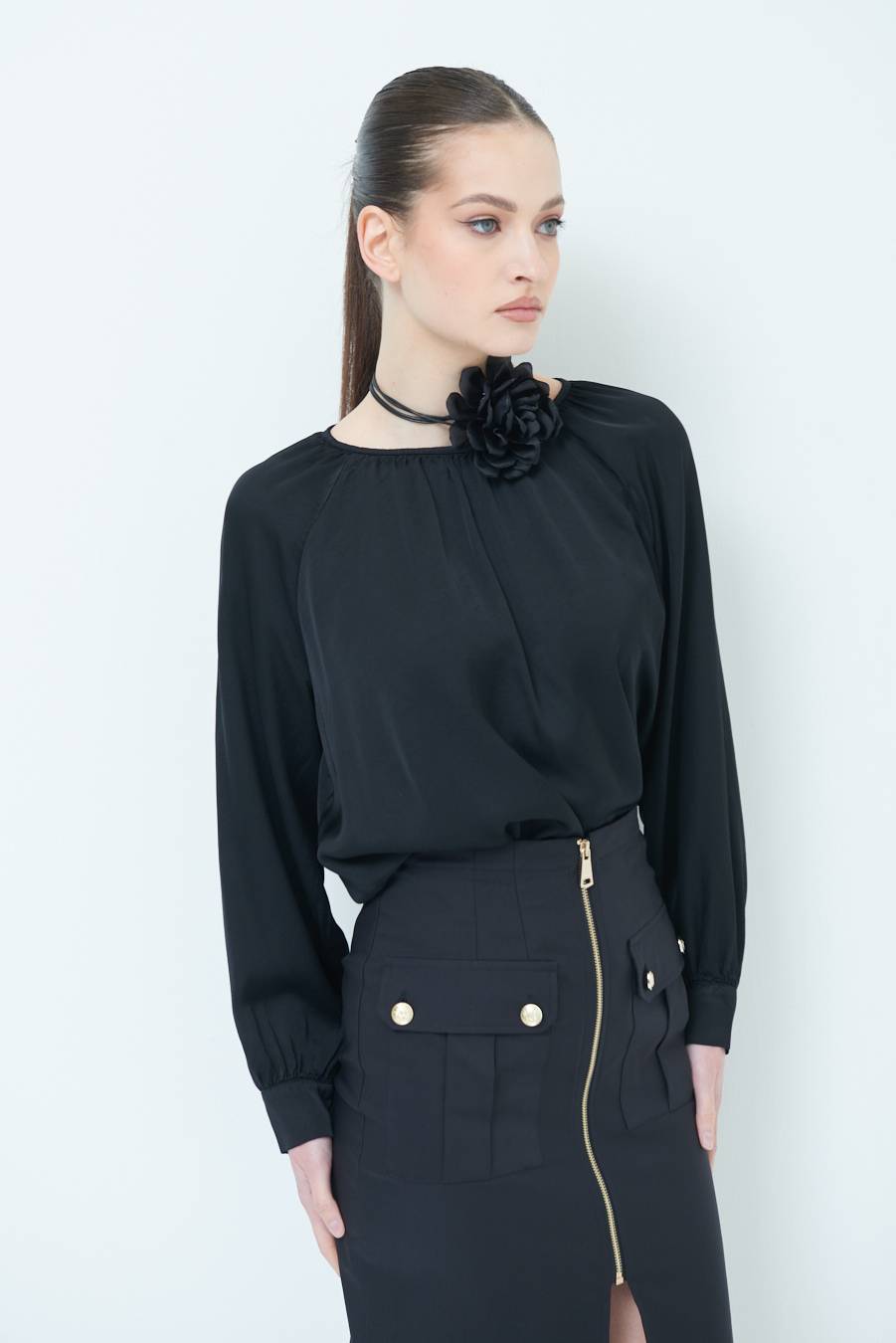 Kikisix CASACCA RASO VISCOSA INCRESPATA COLLO NERO Offerte speciali