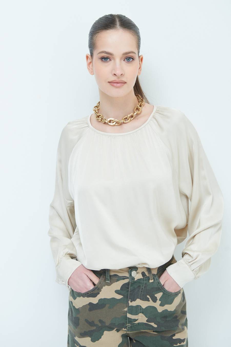 Kikisix CASACCA RASO VISCOSA INCRESPATA COLLO BEIGE Enormi risparmi