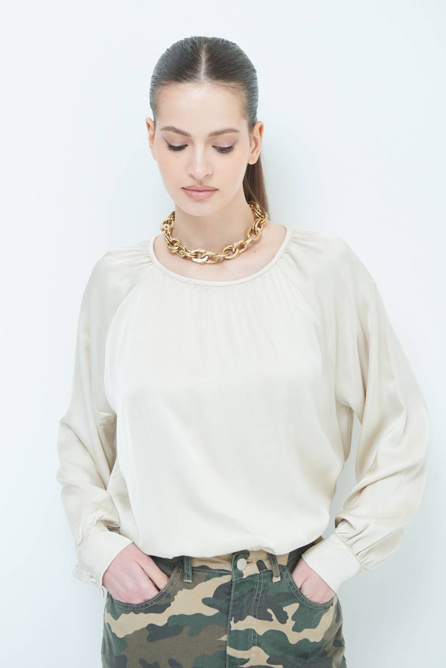 Kikisix CASACCA RASO VISCOSA INCRESPATA COLLO BEIGE Enormi risparmi