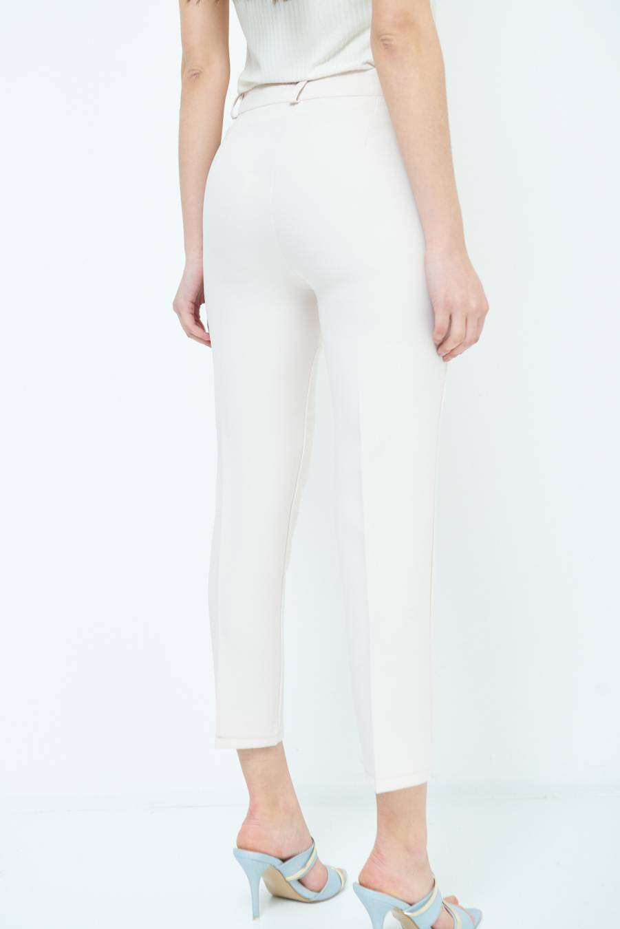 Kikisix PANTALONE SIGARETTA BEIGE Moda