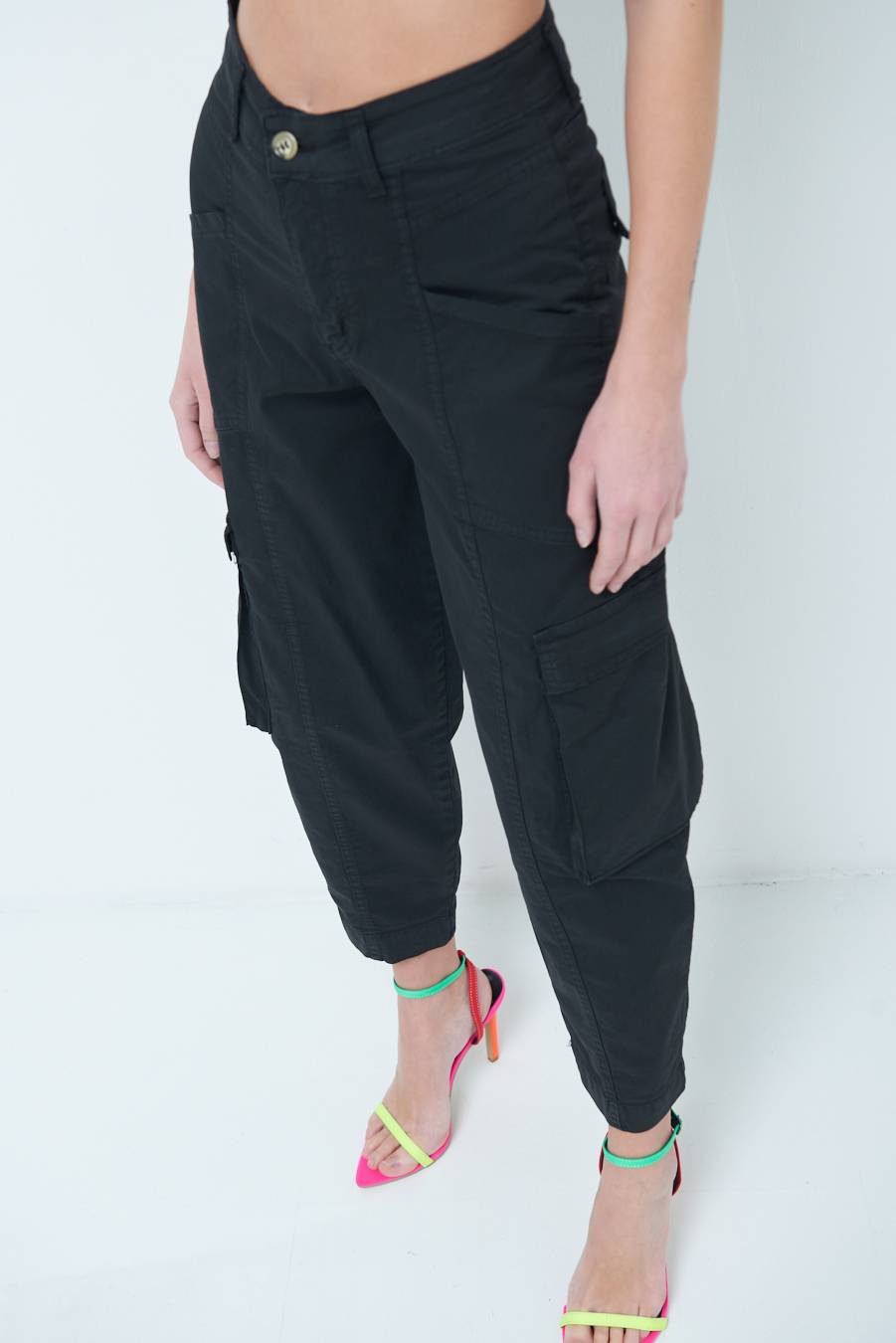 Kikisix PANTALONE TASCONI NERO Grande vendita