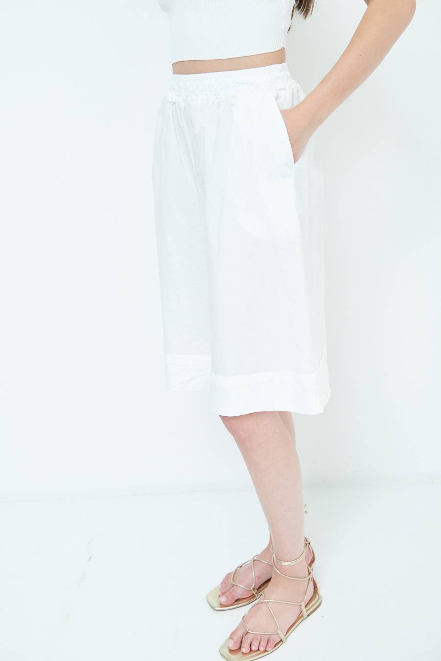 Kikisix PANTALONE CROP CON RISVOLTO BURRO Lightning offer