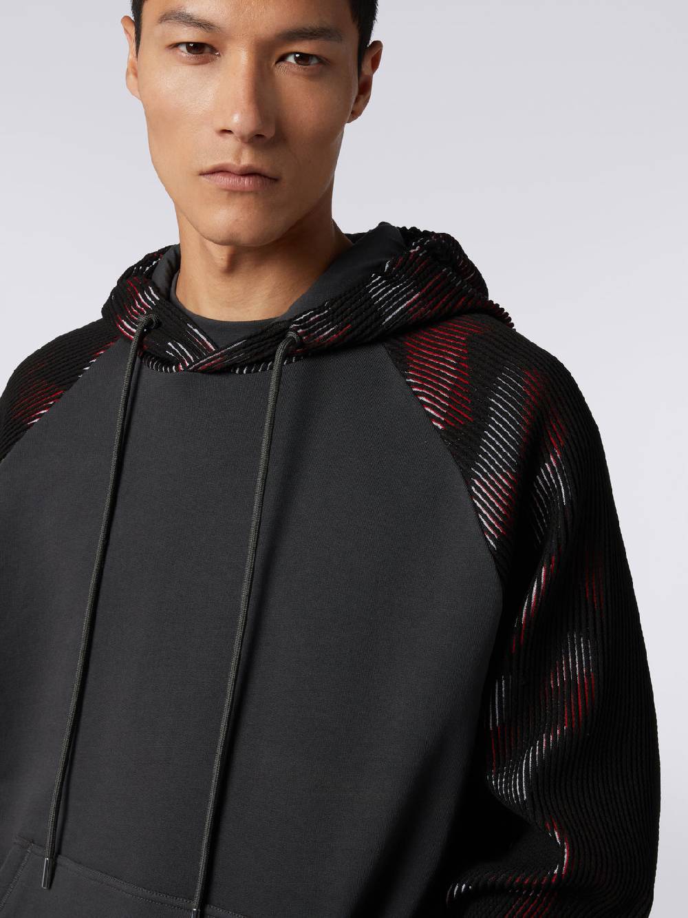 M Missoni Felpa con cappuccio in jersey con inserti in maglia in collaborazione con Mike Maignan Comprare a buon mercato