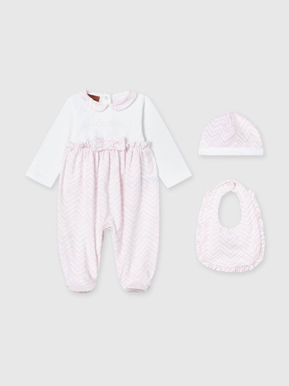 M Missoni Set tre pezzi con tutina, zuccotto e bavaglino in cotone con inserti zig zag In vendita