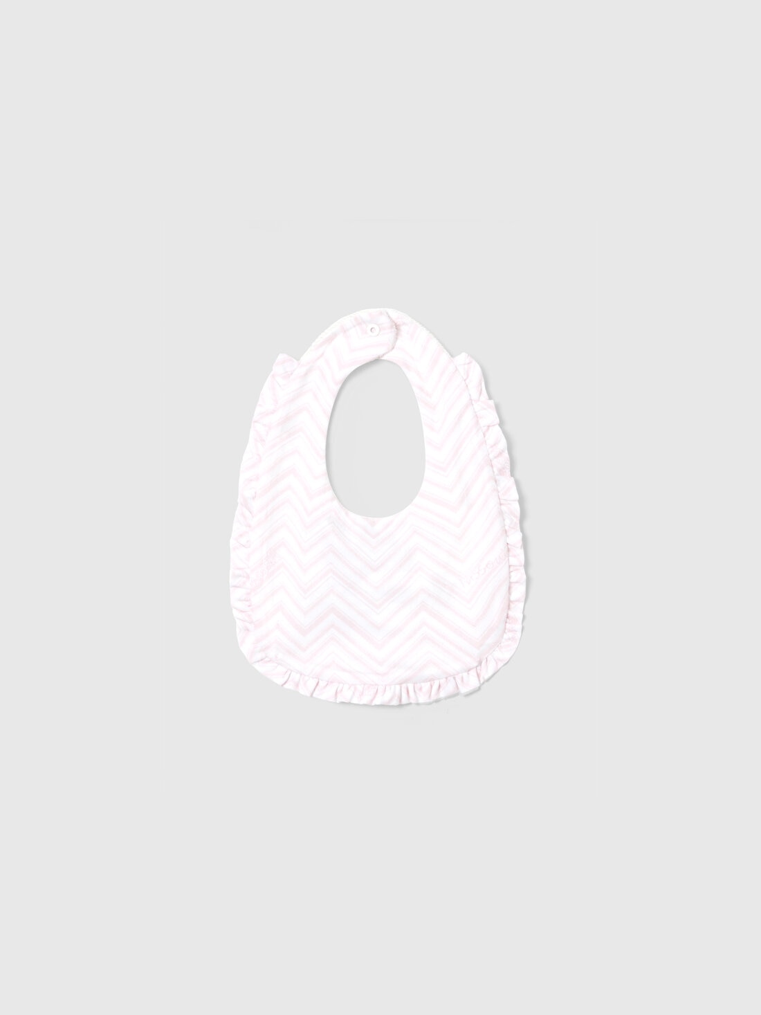 M Missoni Set tre pezzi con tutina, zuccotto e bavaglino in cotone con inserti zig zag In vendita