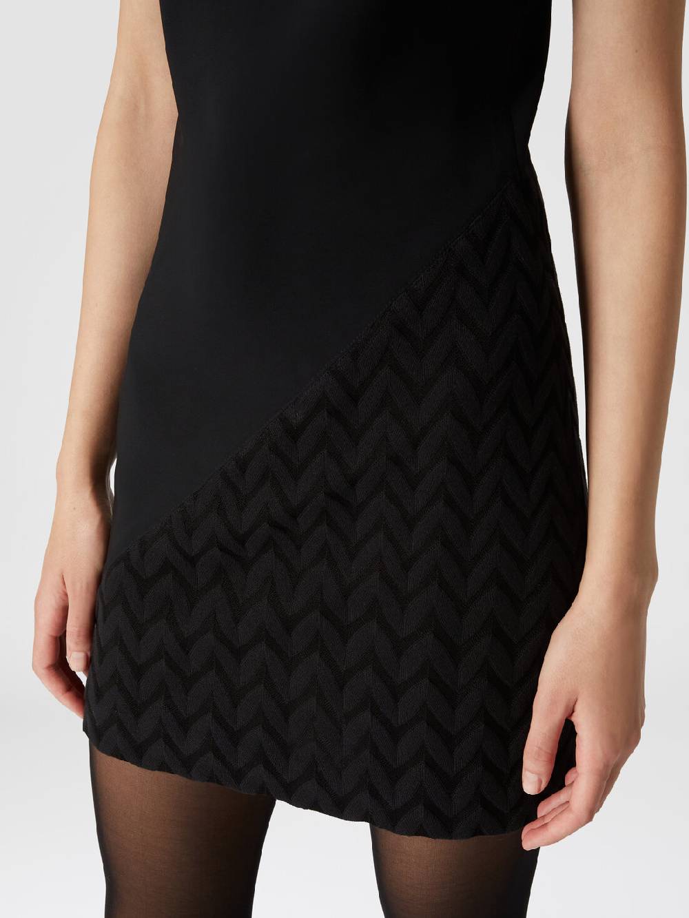 M Missoni Mini-abito senza maniche in viscosa con dettaglio chevron Sottocosto