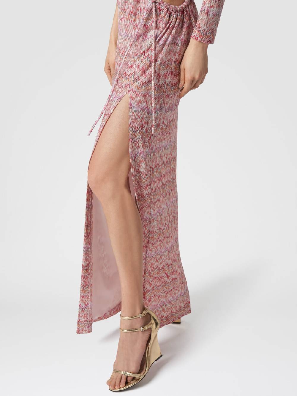 M Missoni Abito lungo monospalla con dettaglio cut-out e spacco Grande vendita