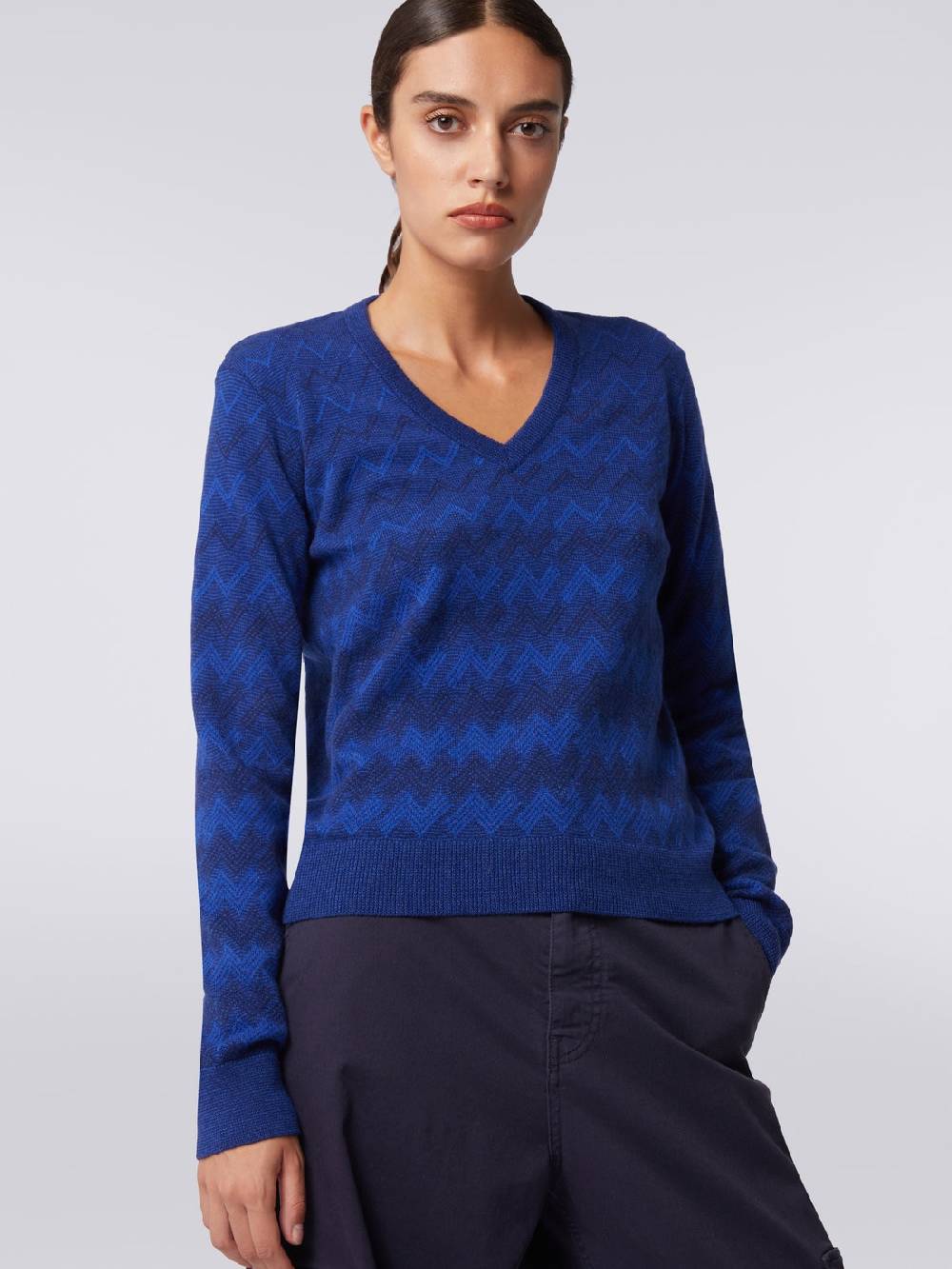 M Missoni Pullover con scollo a V in cachemire con zig zag In vendita