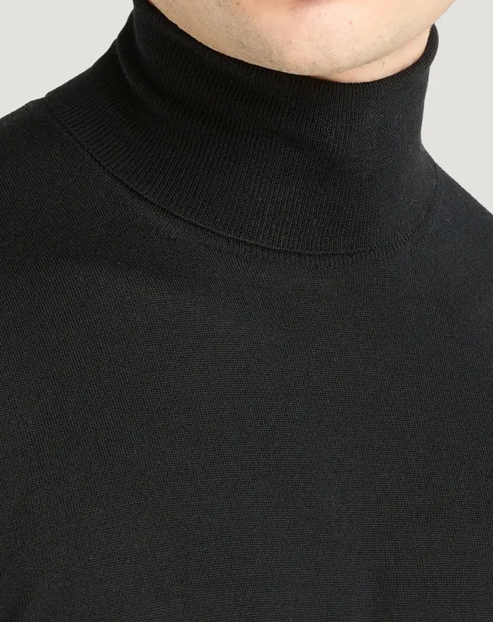 Pantaloni Torino Maglia dolcevita in lana Consegna Veloce