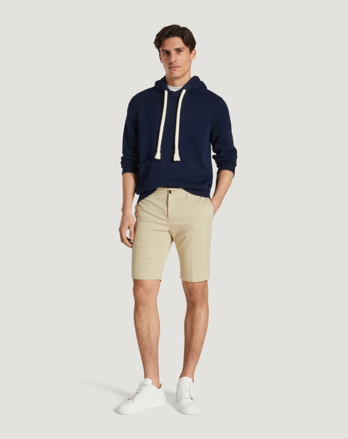 Pantaloni Torino Bermuda in gabardina stretch Fino Al -60%