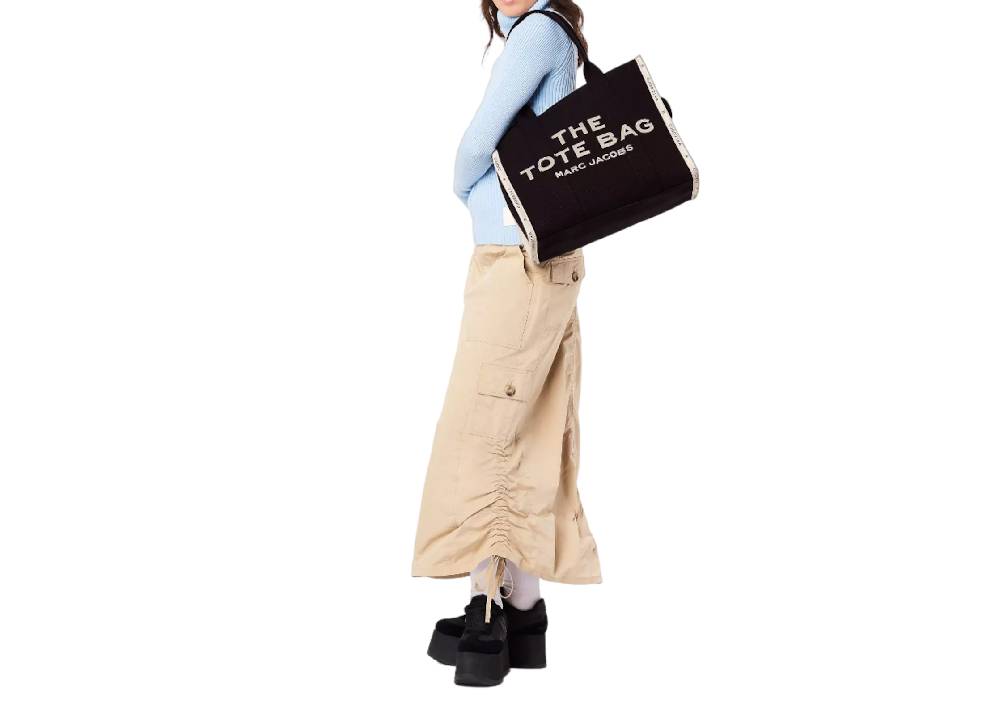 MARC JACOBS THE LARGE TOTE BAG M0017048001 SKU: M0017048001 2025