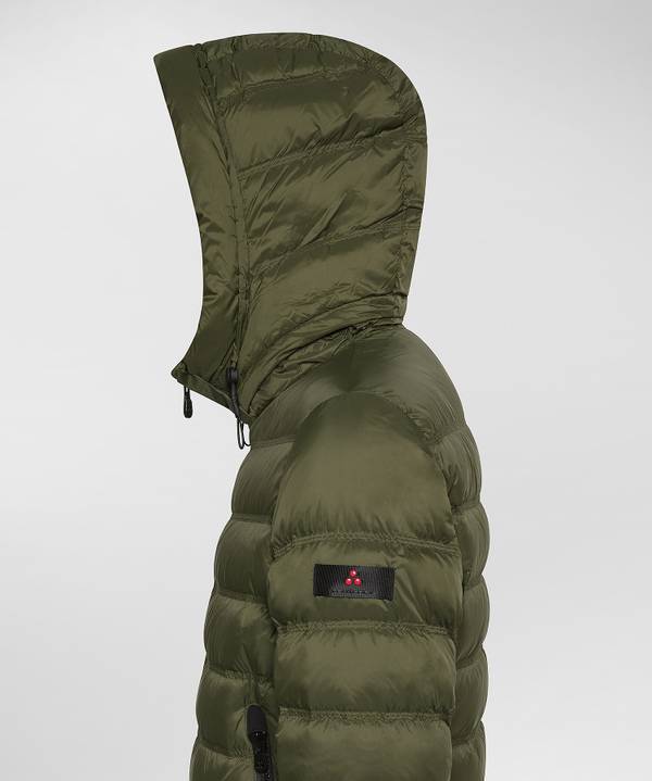 Peuterey Piumino Corto In Nylon Superleggero Sostegno trimestrale