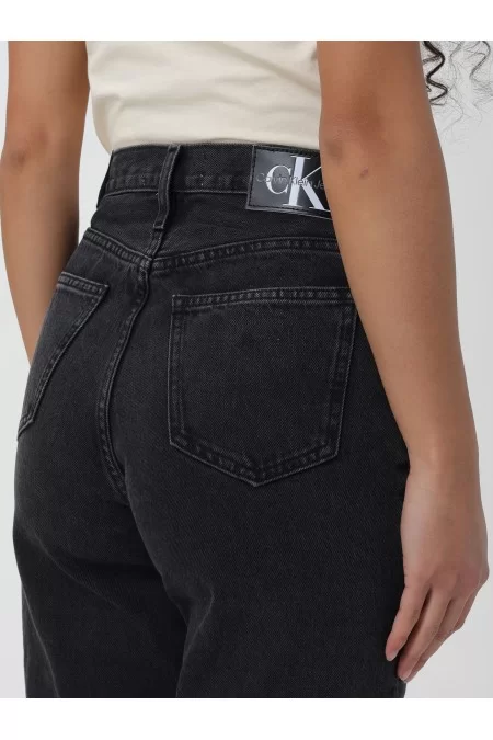 CALVIN KLEIN Jeans da donna di Calvin Klein Scopri i jeans da donna di alta qualità di Calvin Klein. Stile moderno e comfort senza pari Moda