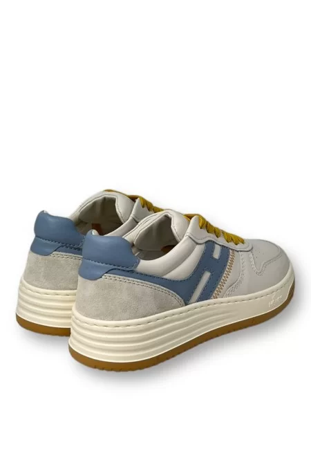 HOGAN Scarpe Hogan: Stile e Comfort Le sneakers Hogan sono sinonimo di eleganza e qualità. Realizzate con materiali pregiati, garantiscono comfort e stile ineguagliabili. Scopri la collezione! I Più Venduti