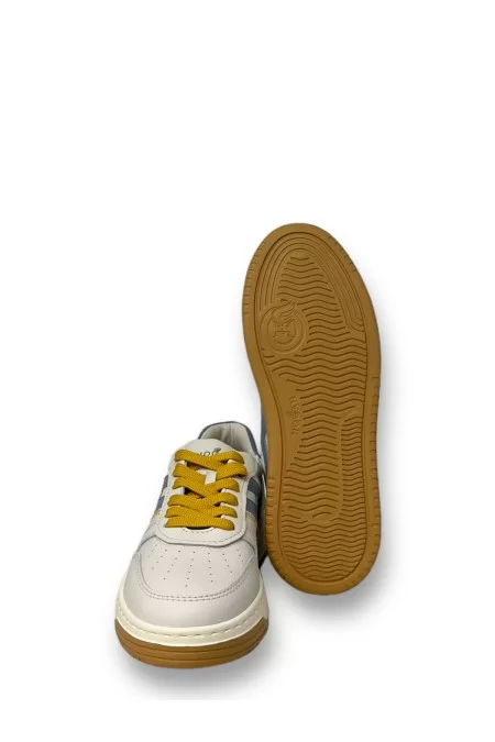 HOGAN Scarpe Hogan: Stile e Comfort Le sneakers Hogan sono sinonimo di eleganza e qualità. Realizzate con materiali pregiati, garantiscono comfort e stile ineguagliabili. Scopri la collezione! I Più Venduti