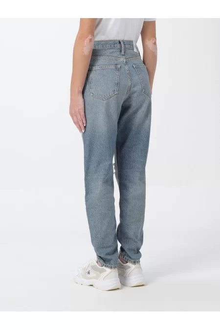 CALVIN KLEIN Jeans delle donne di Calvin Klein Il marchio di moda Calvin Klein presenta i jeans femminili dal design elegante e di alta qualità. Perfetti per ogni occasione Nuovo