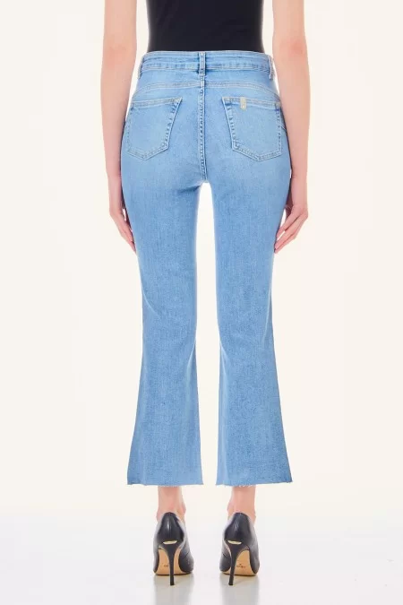 LIU JO BLUE DENIM JEANS DONNA LIU JO BLUE DENIM Jeans da donna di alta qualità del marchio LIU JO BLUE DENIM. 100% cotone Acquista Ora