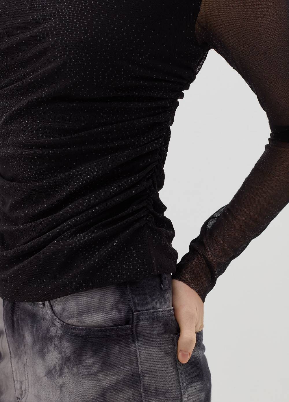 B. ANGEL T-shirt in mesh con strass all-over Saldi