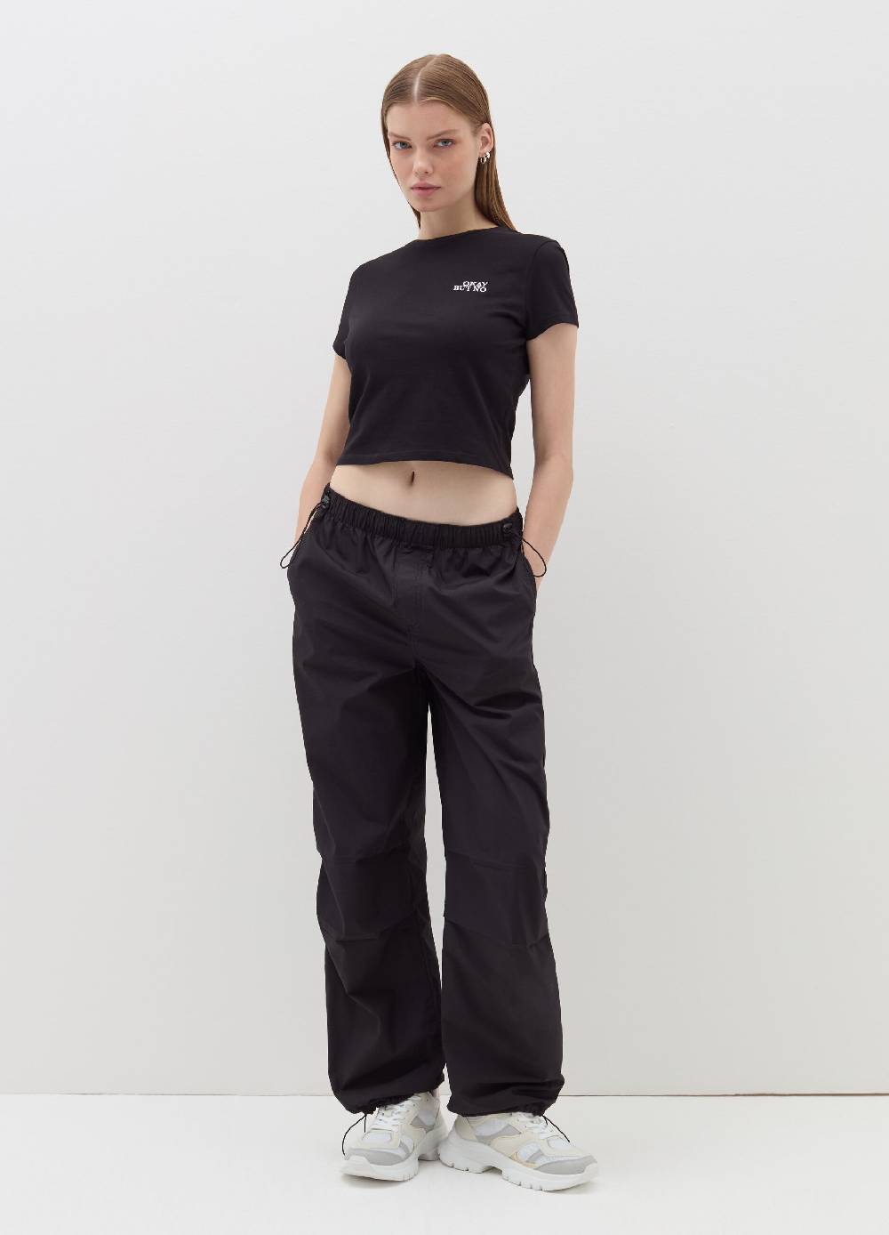 B. ANGEL T-shirt crop con ricamo lettering