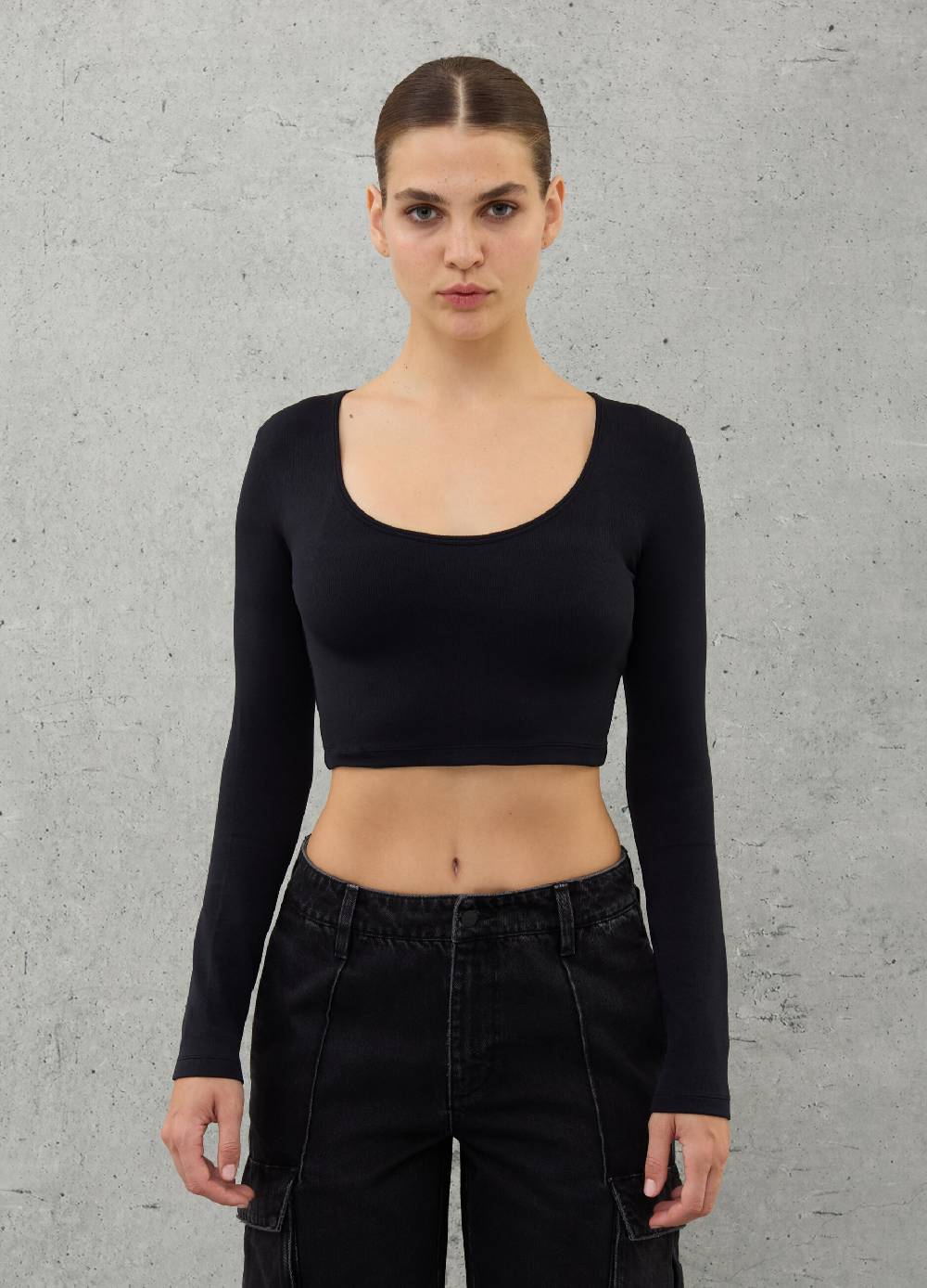 UTOPJA Cut Out Crop Longsleeve Black Prezzo Ridotto