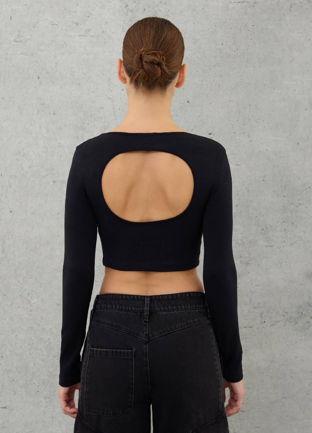 UTOPJA Cut Out Crop Longsleeve Black Prezzo Ridotto