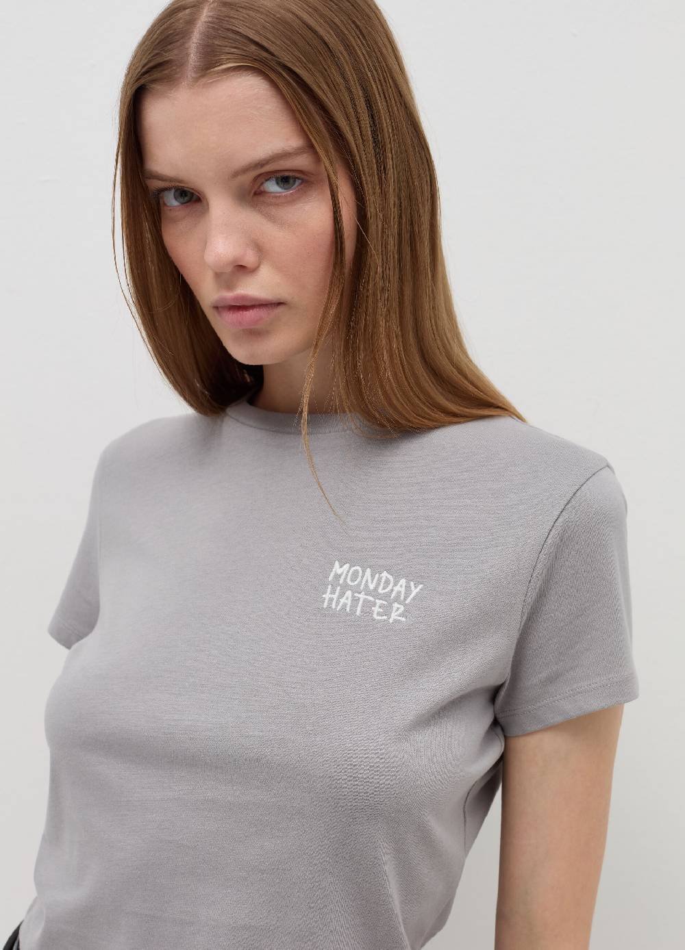 B. ANGEL T-shirt crop con ricamo lettering Soddisfazione Garantita