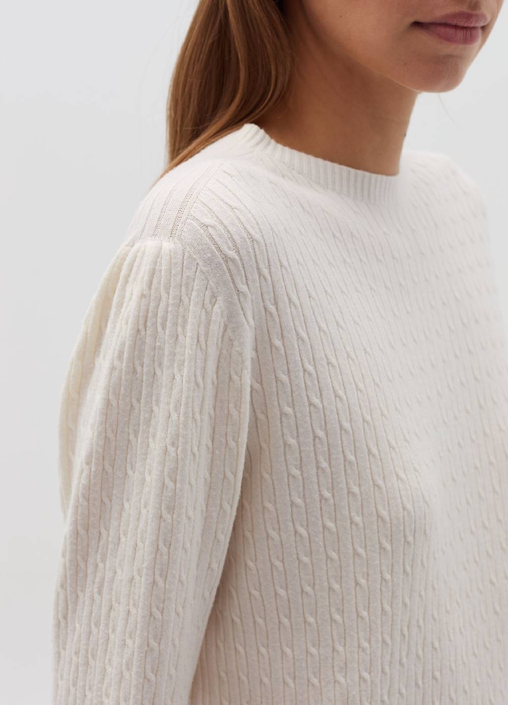 HYBRID Maglia a coste piatte con lavorazione intrecciata Offerte